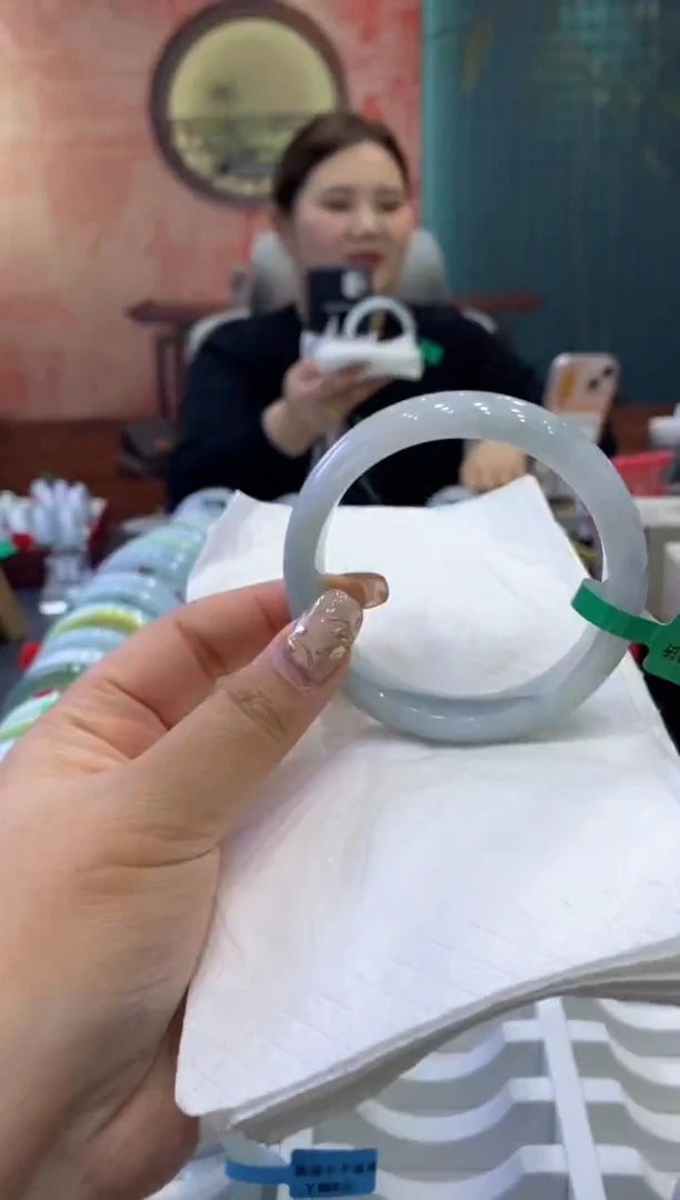 【闪购商品】翡翠手镯未镶嵌多人0011267