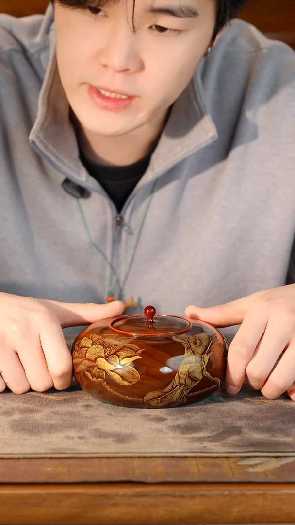 金丝楠乌木戗金大漆工艺茶叶罐