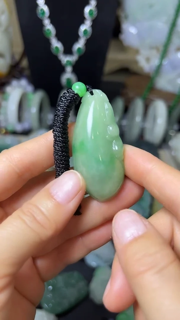 颈饰未镶嵌翡翠瓜