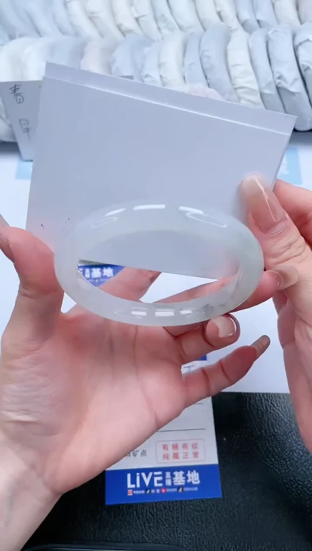 【闪购商品】石英质玉手镯未镶嵌T10-61