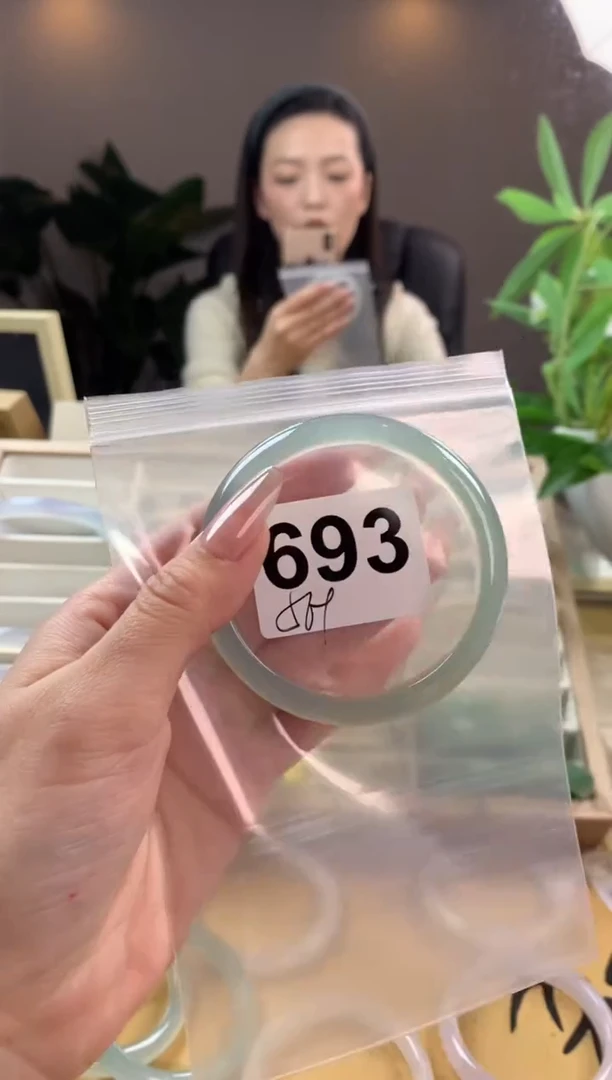 【闪购商品】玛瑙/玉髓手镯未镶嵌693