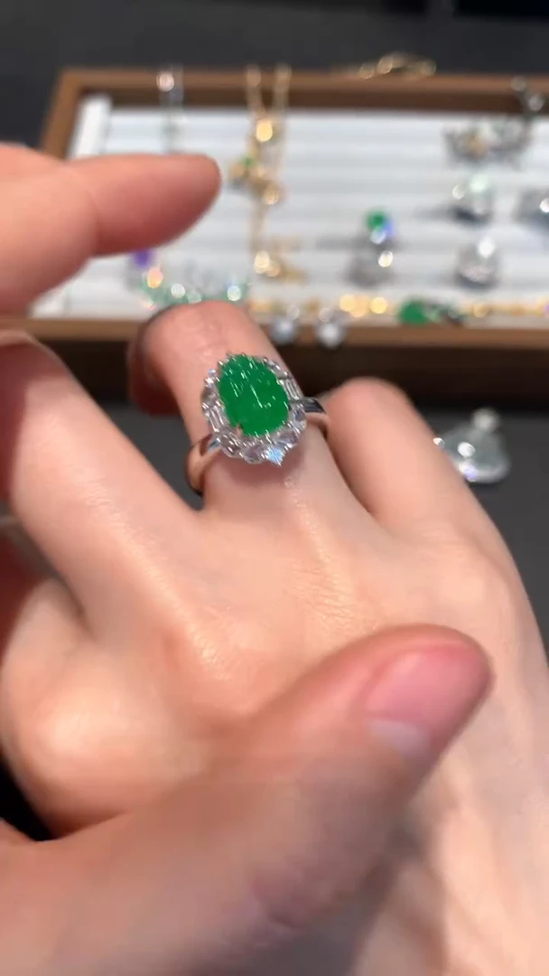 【闪购商品】翡翠戒指18K金镶嵌25000