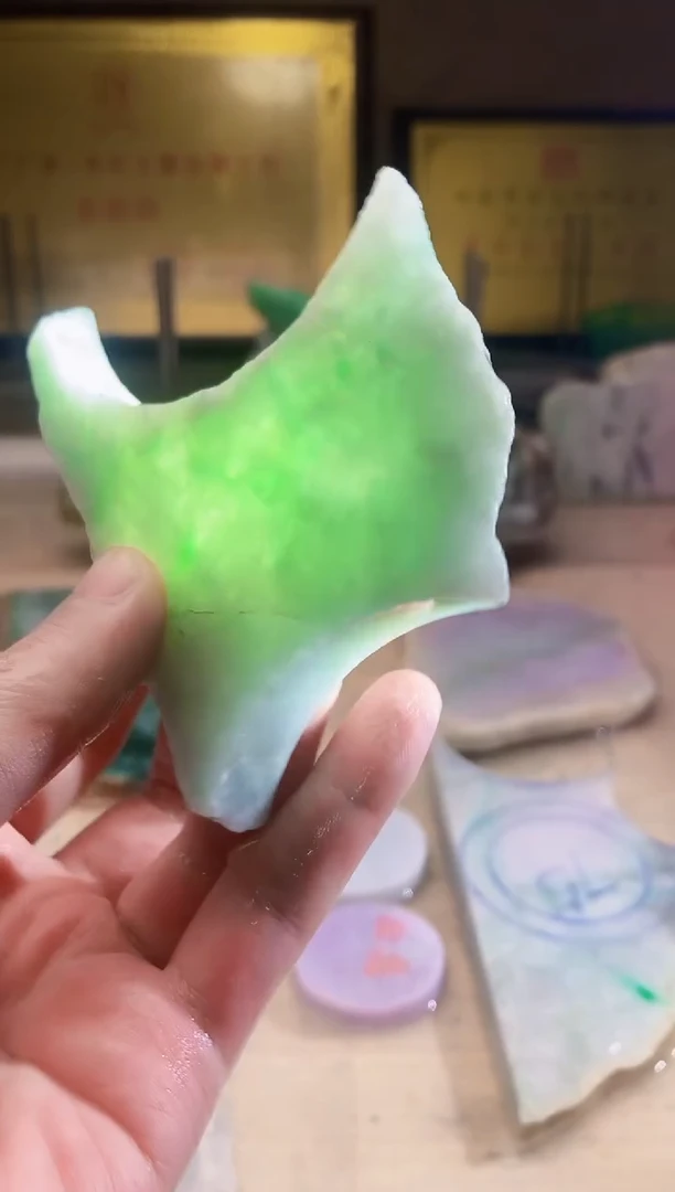 翡翠挂件未镶嵌A货张麦5397