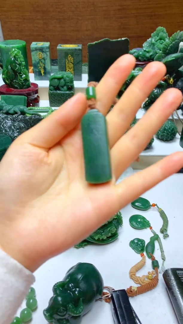 未镶嵌和田玉摆件随机发货