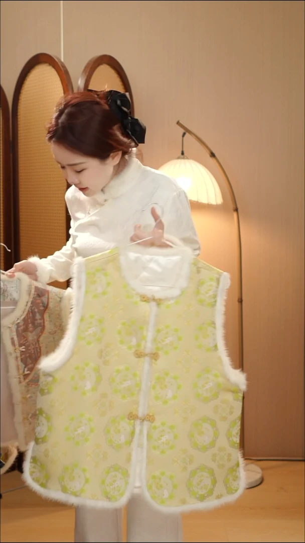 柠檬黄夹棉马甲