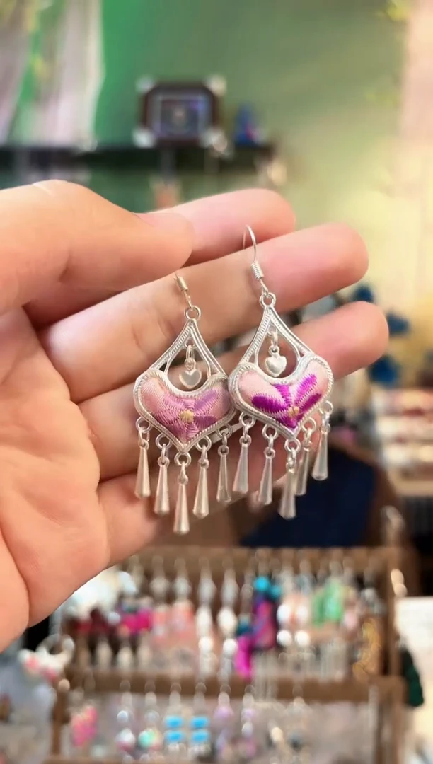 彩云南阁非遗老绣饰品602*