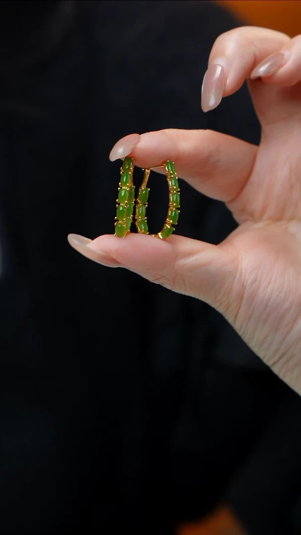 未镶嵌和田玉（碧玉）耳饰碧玉耳饰 多样性发其一