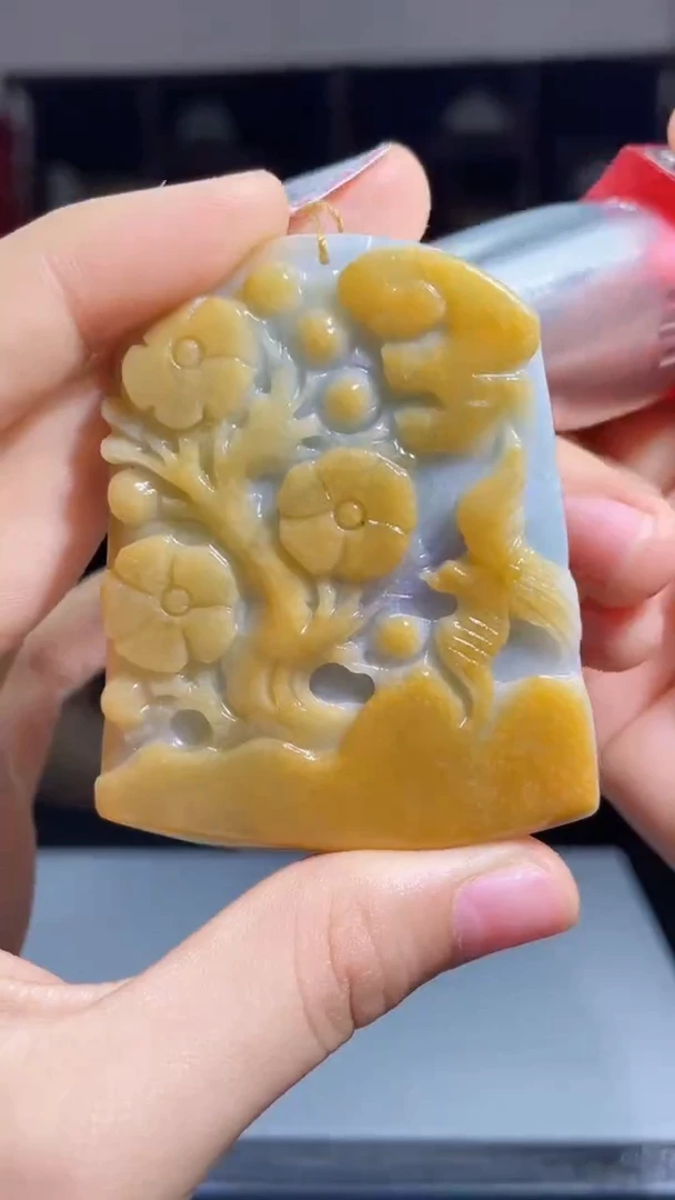 翡翠未镶嵌吊坠(不含链)C15