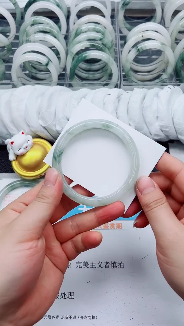 【闪购商品】石英质玉手镯未镶嵌81-62.8