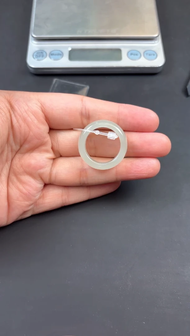 和田玉戒圈未镶嵌且末微色差近矿19+戒圈