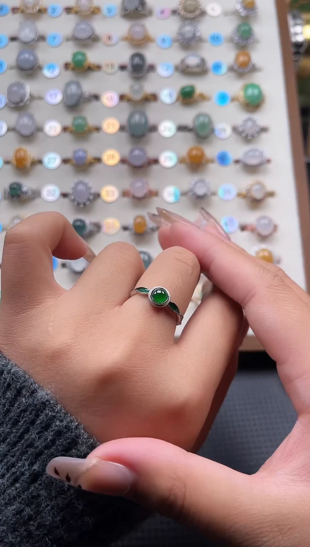 【闪购商品】翡翠戒指银S925镶嵌天然A货翡翠戒指