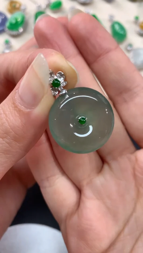 【闪购商品】翡翠吊坠(不含链)18K金镶嵌平安扣A16|5200