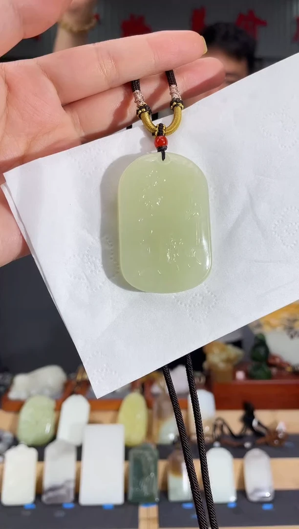 和田玉未镶嵌颈饰1