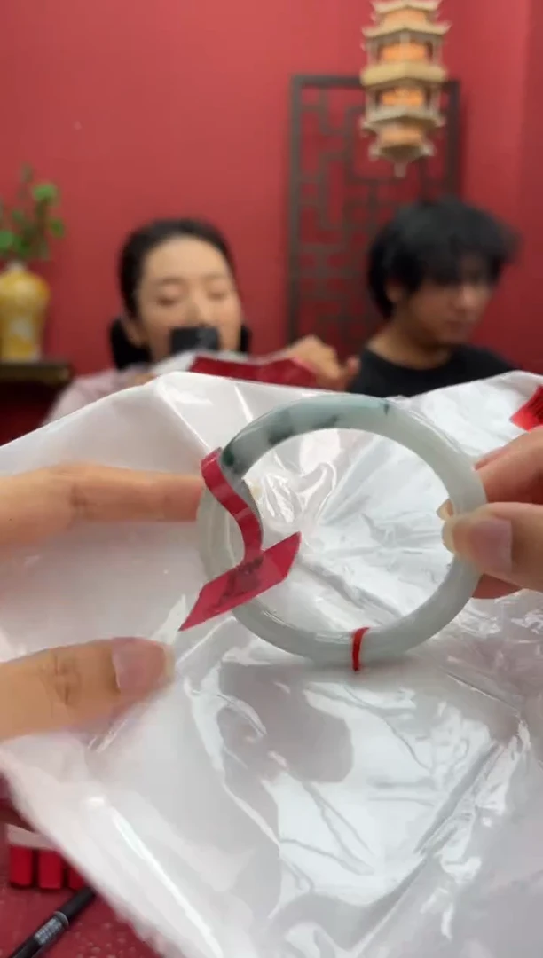 未镶嵌手镯（圆镯）翡翠翡翠手镯7
