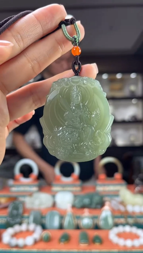 和田玉未镶嵌颈饰佩佩兔