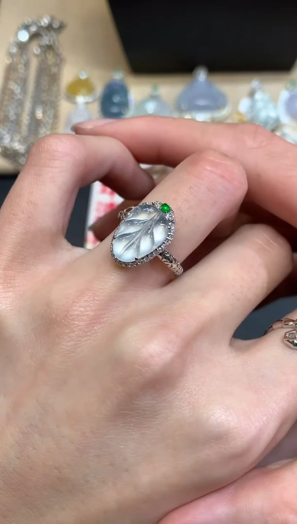 【闪购商品】翡翠戒指18K金镶嵌叶子【无服务费】