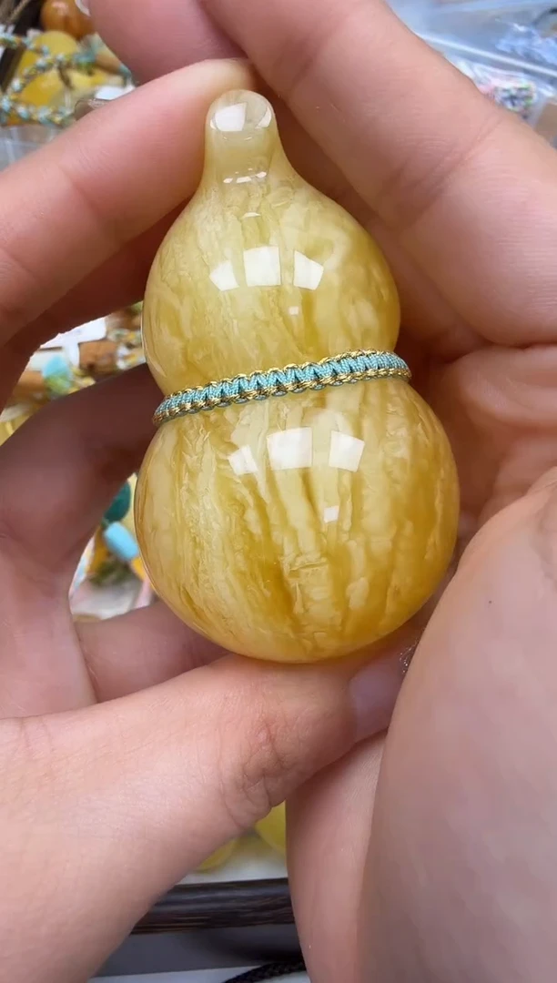 裸石琥珀未镶嵌如图