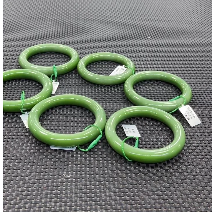 【老郑家】和田玉手镯一支(多样性发1件)