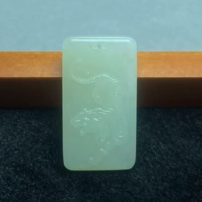 和田玉下山虎V031