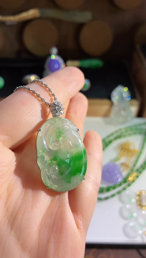 翡翠18K金镶嵌吊坠(不含链)吊坠