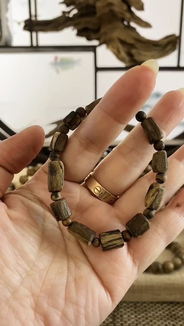 沉香手串喜*越南老惠安随形单圈