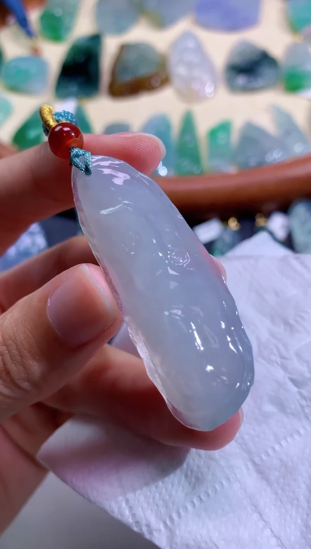 颈饰未镶嵌翡翠