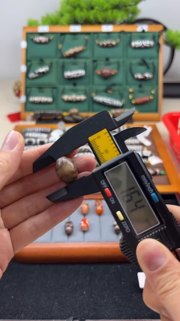 玛瑙/玉髓（覆膜）颈饰未镶嵌108（微瑕）