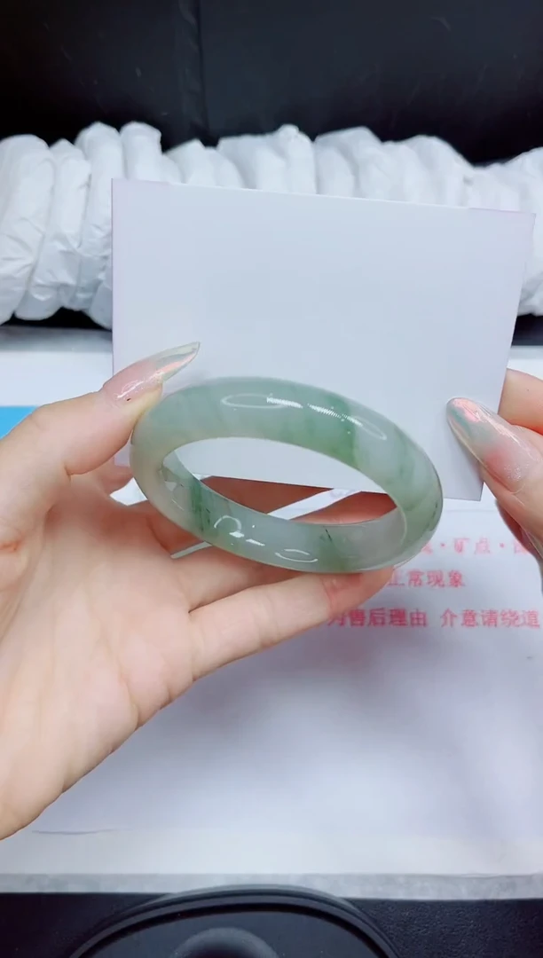 石英质玉手镯未镶嵌126.