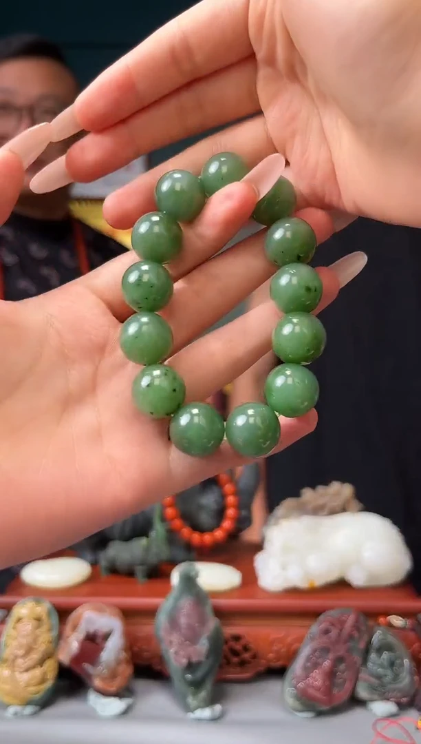 和田玉未镶嵌颈饰手串