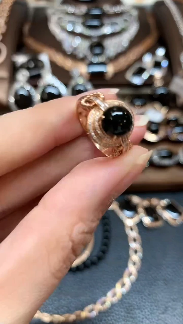 18K金镶嵌戒指翡翠z166不退换