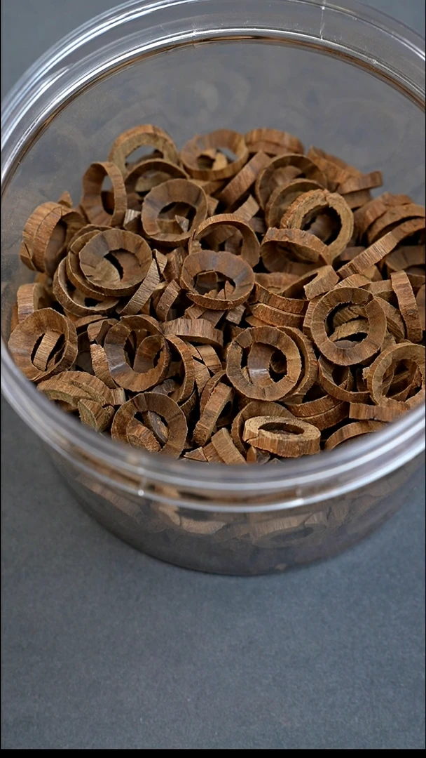 沉香沉香碎屑达拉干九分沉老料圈圈1g