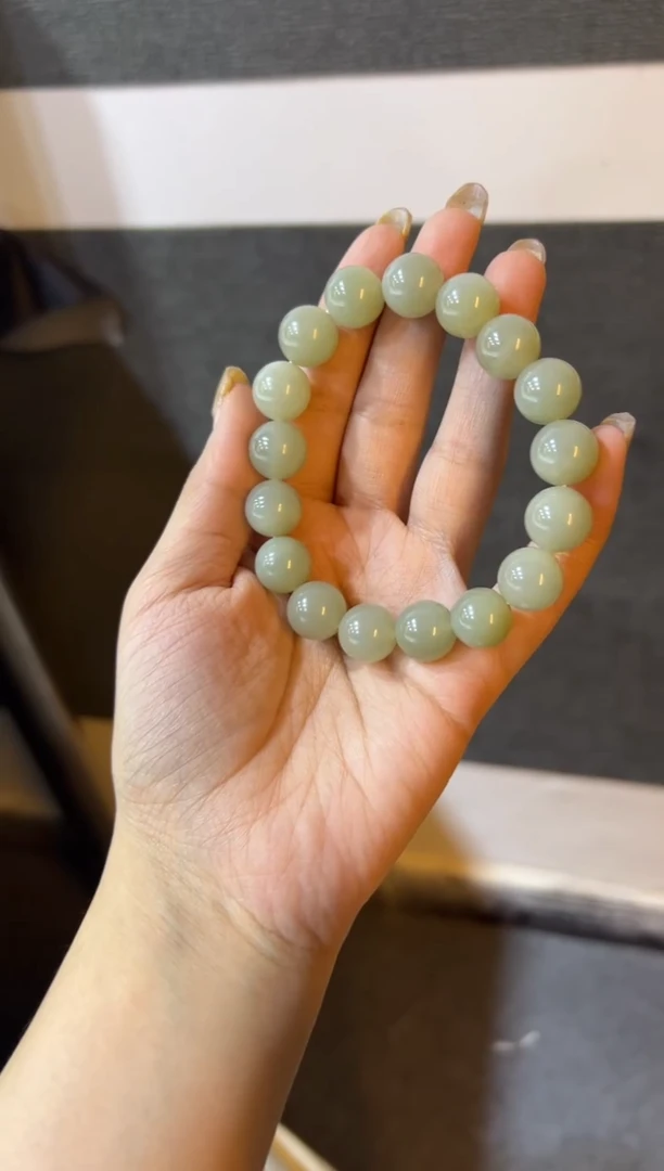 未镶嵌手链和田玉近矿高清白手串（产地直发）