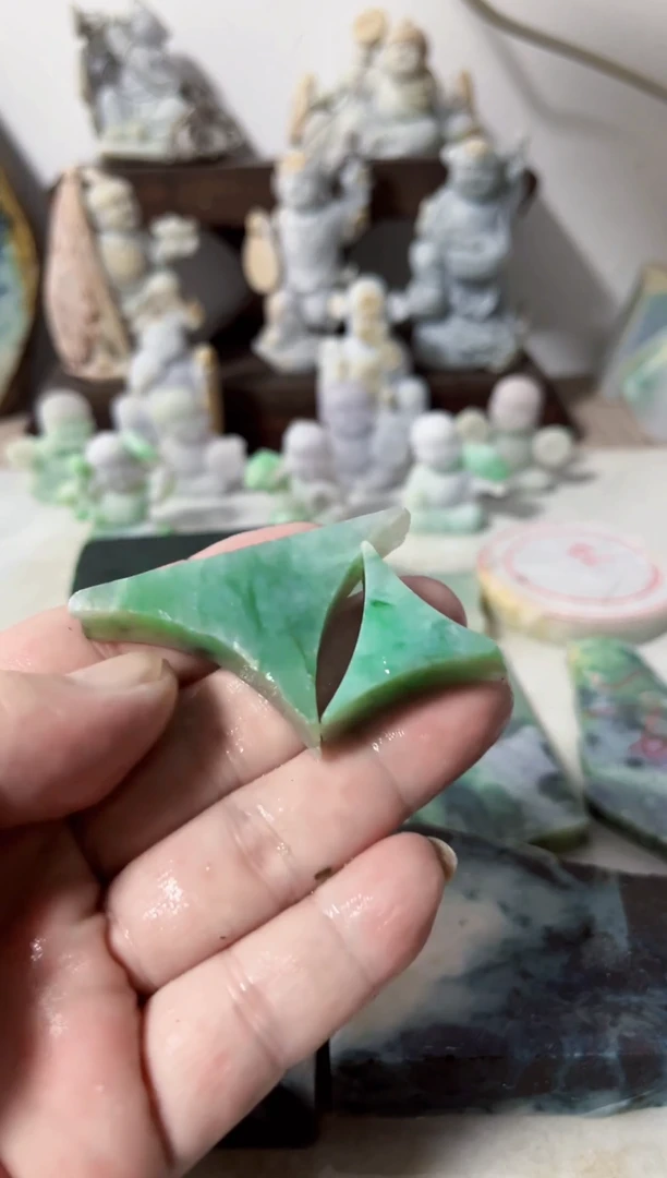 【闪购商品】翡翠吊坠(不含链)未镶嵌A1290