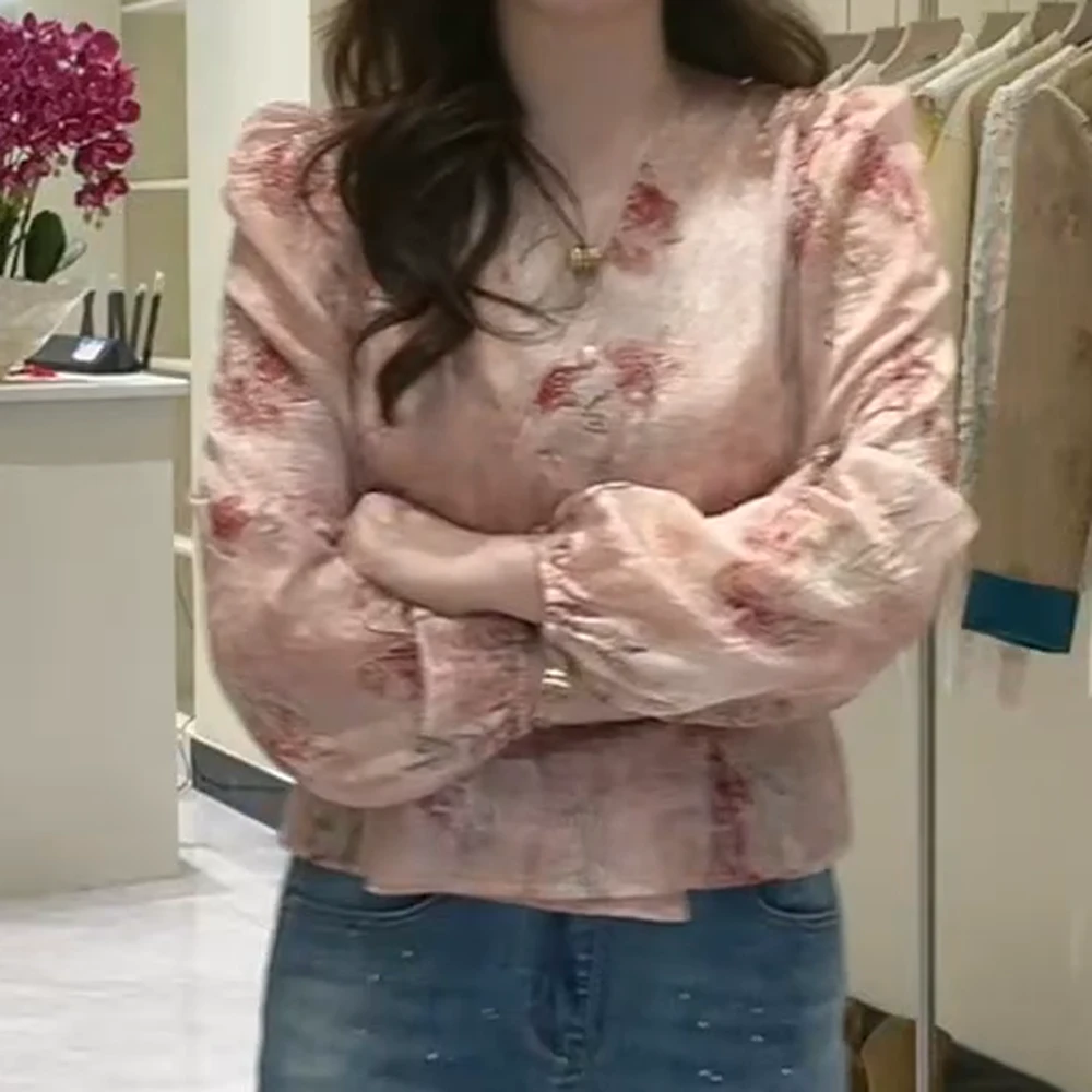 【卡布奇诺】 春款上新褶皱短款百搭收腰斜襟单排扣碎花小衫时尚