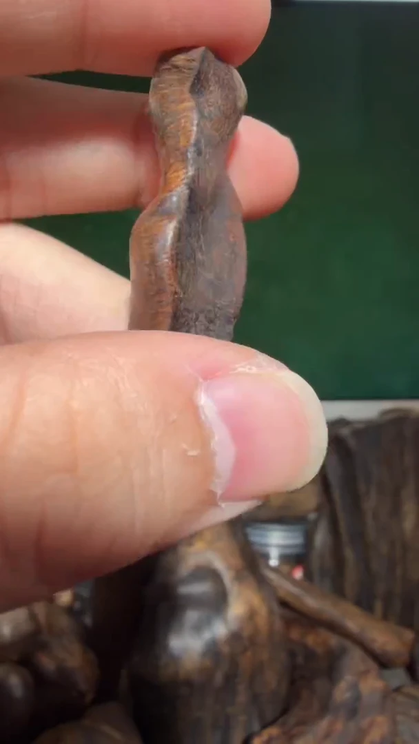 沉香吊坠多样性发一