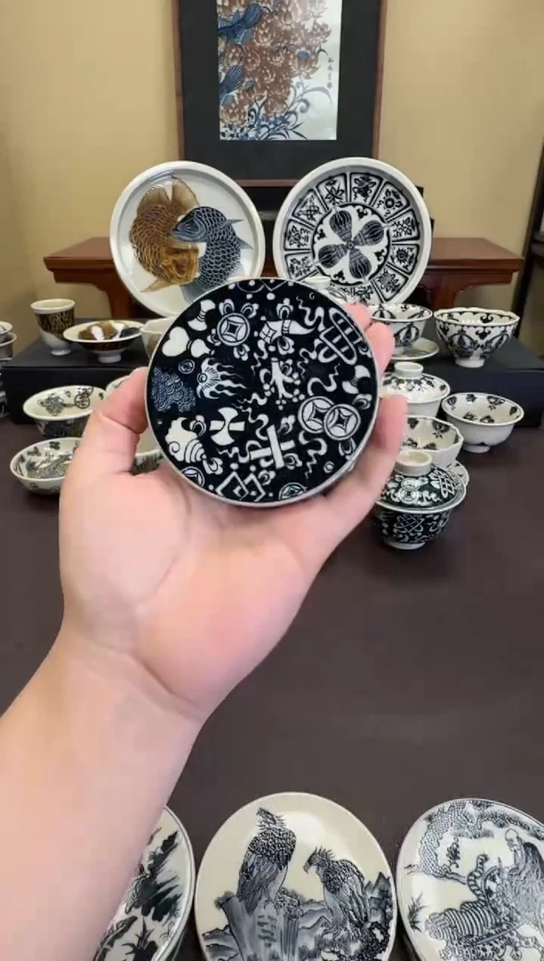 二号釉纯杂宝纹盖置