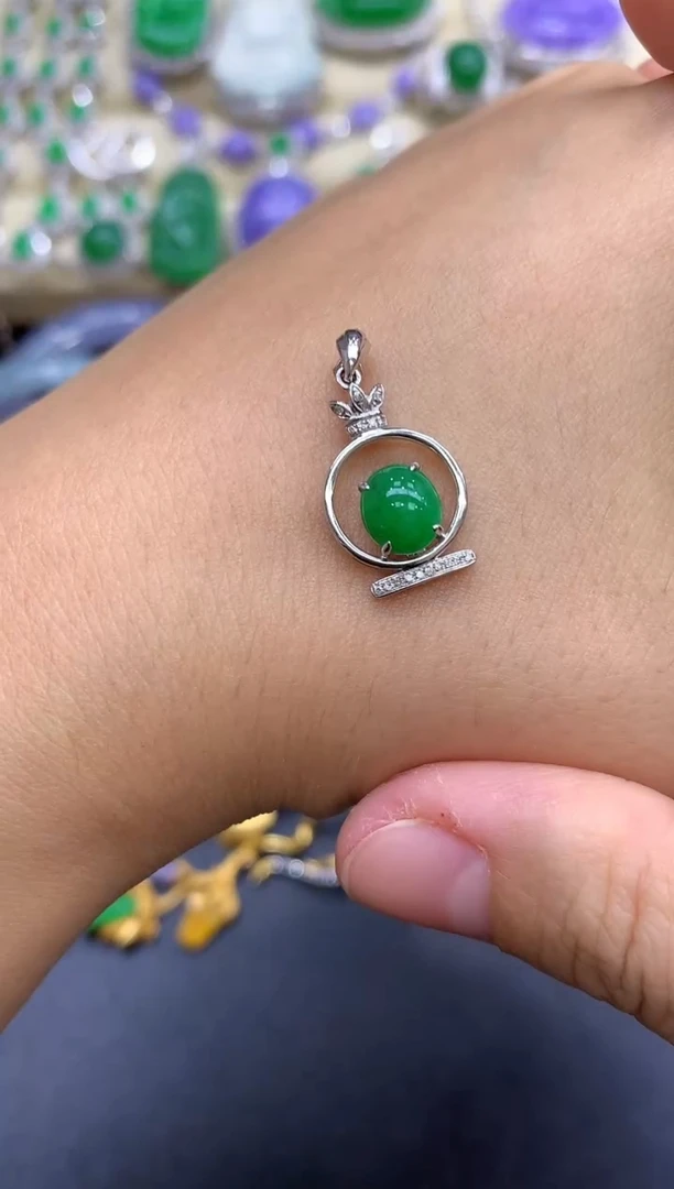 颈饰18K金镶嵌翡翠223-中国好珍宝