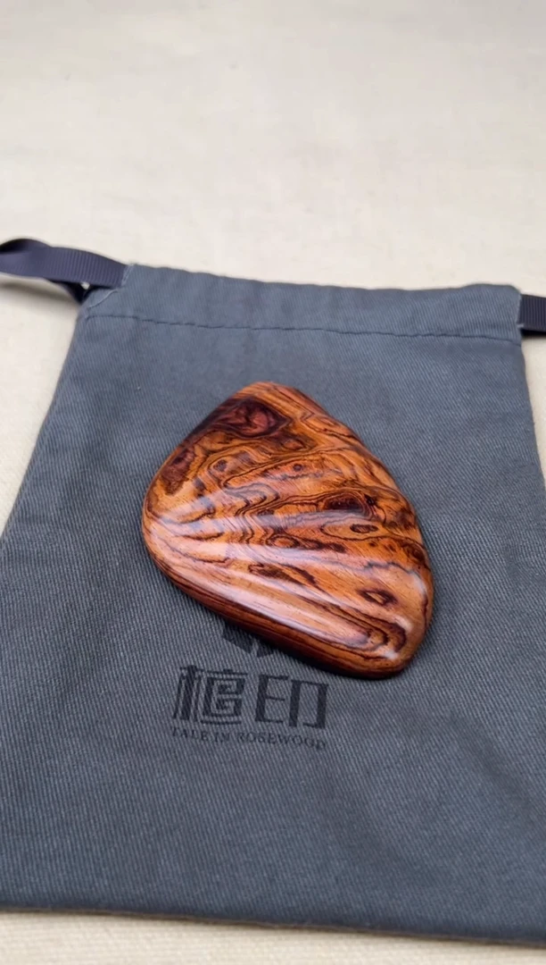 黄花梨/降香黄檀把件黄花梨  贝壳