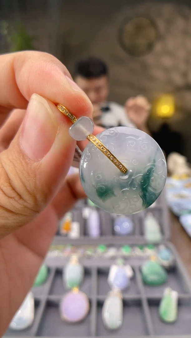 吊坠(不含链)18K金镶嵌翡翠平安扣