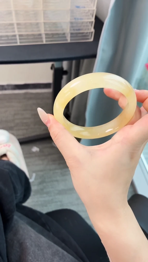 未镶嵌手镯石英质玉32.61