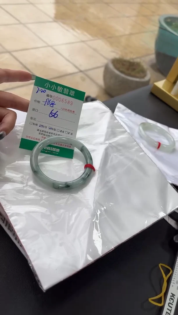 翡翠手镯未镶嵌A货手镯