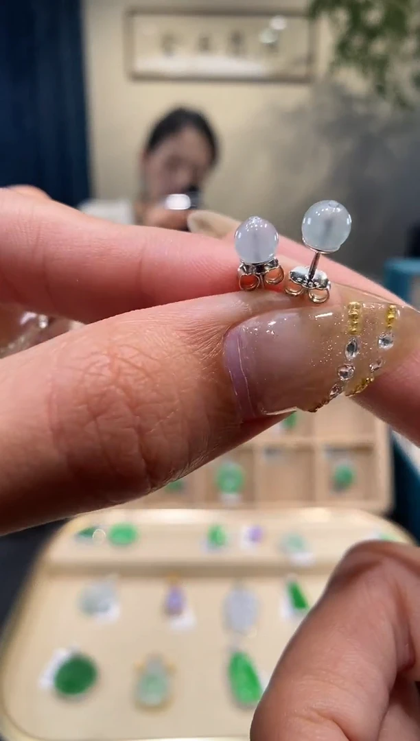 【闪购商品】翡翠吊坠(不含链)银S925镶嵌圆珠耳钉