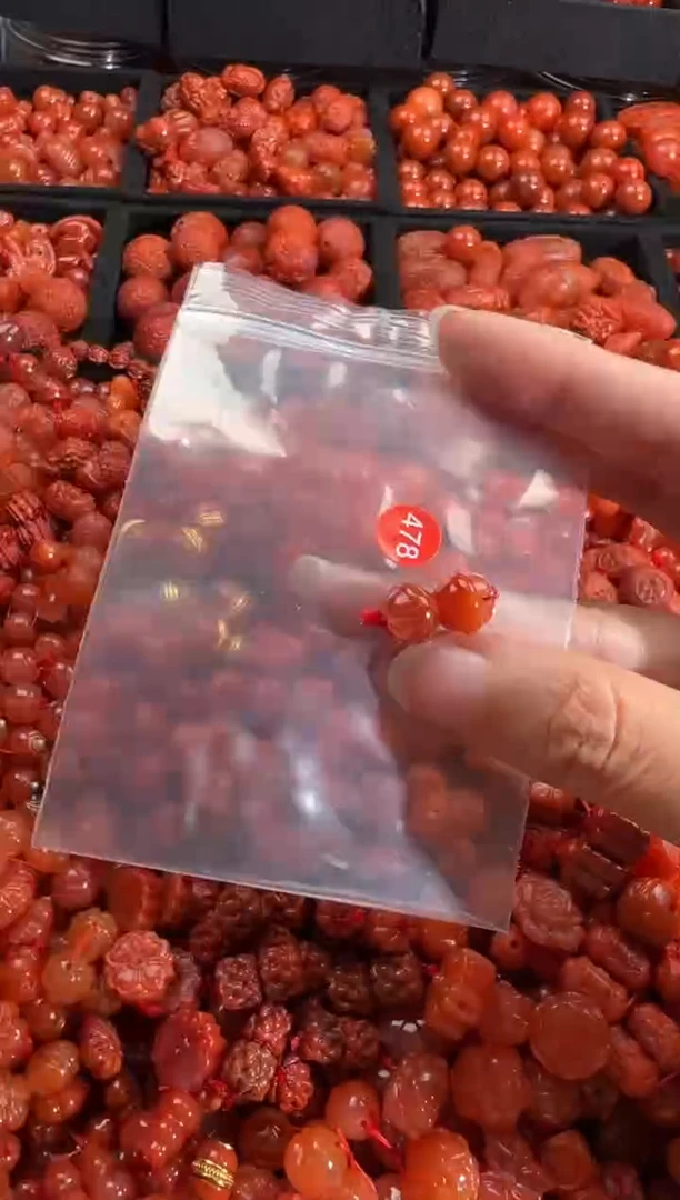 南红玛瑙未镶嵌颈饰1