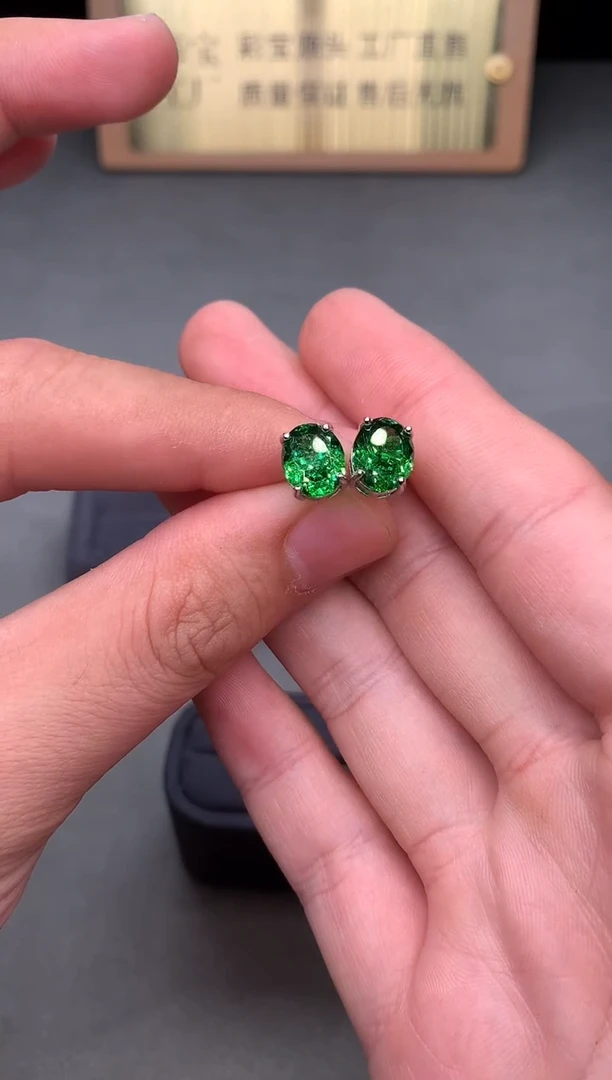 银S925镶嵌耳钉绿色碧玺2222