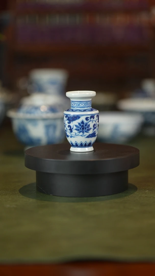 缠枝莲香插  盖置