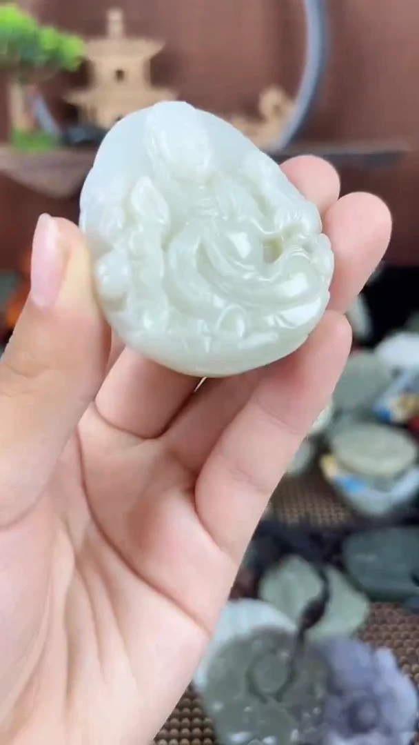 和田玉未镶嵌颈饰1