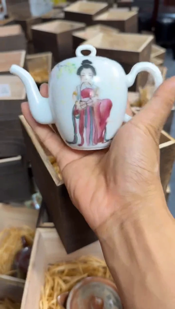 以笔为心，以瓷为纸。