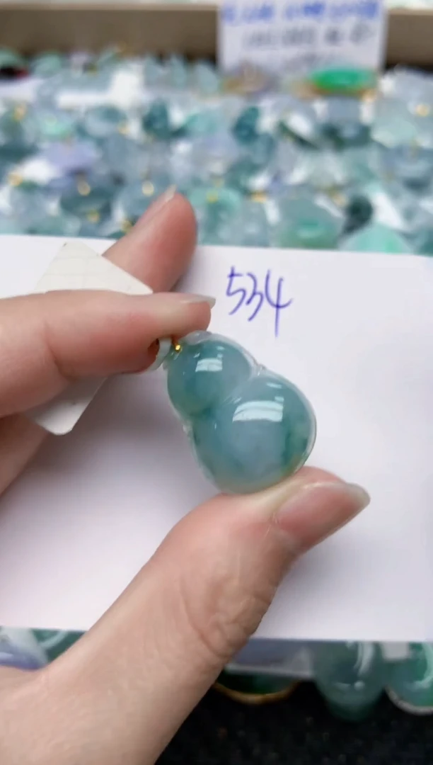 翡翠18K金镶嵌颈饰天然缅甸A货翡翠