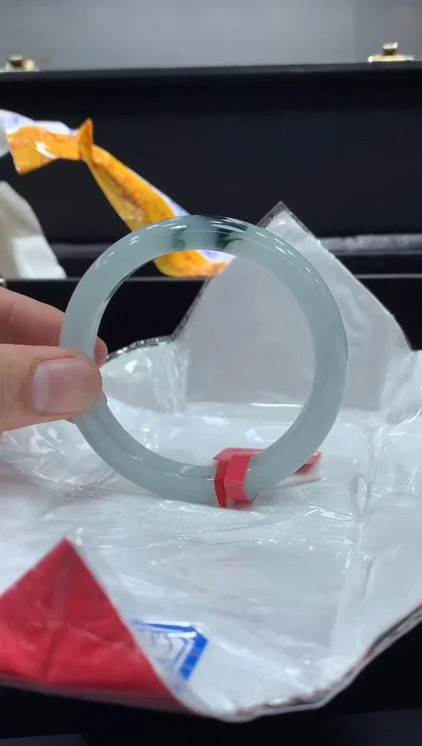 未镶嵌手镯翡翠翡翠手镯