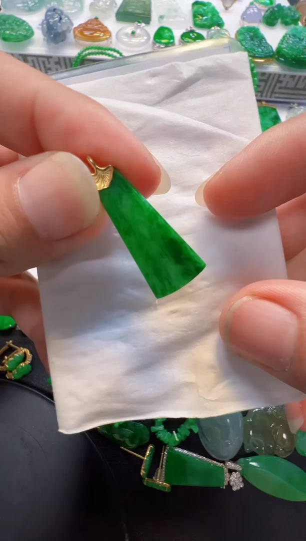 翡翠18K金镶嵌吊坠(不含链)520